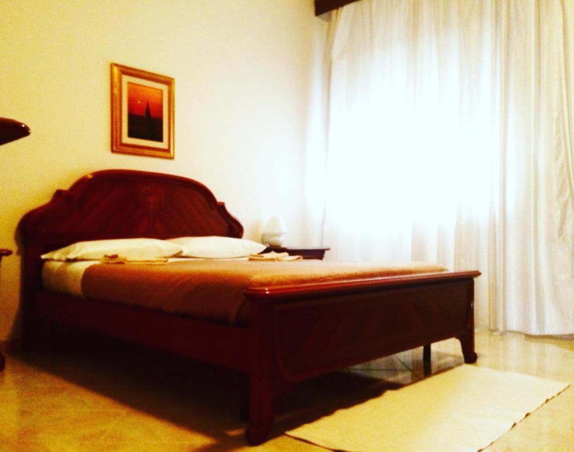 A Due Passi Hotel La Maddalena  Kültér fotó